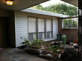 8910 Rowan Ln, Houston, Tx 77036 3 Beds 2 Baths 1,707 Sqft in Houston, TX (Photo 10 of 12)