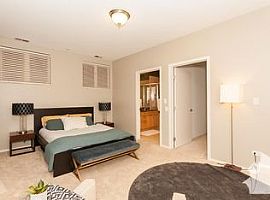 2 Bedroom Home in Lincoln Park, IL (Photo 6 of 11)