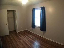  6802 Lake Elkhorn Ct, Louisville, Ky 40291 3 Beds 1 Bath 1,000 in Louisville, KY (Photo 2 of 4)