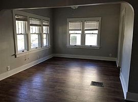  1325 Harrison Ave, Lincoln, Ne 68502 3 Beds 1 Bath 864 Sqft in Lincoln, NE (Photo 2 of 4)