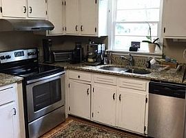 207 Cedar Ln, Clemson, Sc 29631 3 Beds 2 Baths in Clemson, SC (Photo 3 of 4)