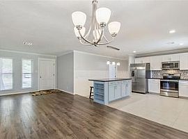 1037 Mobile Cir, Norman, Ok 73071 3 Beds 2 Baths 1,460 Sqft in Norman, OK (Photo 5 of 12)