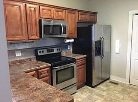 916 Livingston St, Old Hickory, Tn 37138 3 Beds 1 Bath 875 Sqft in Old Hickory, TN (Photo 3 of 12)