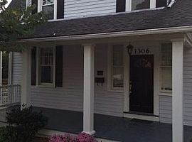 1306 Overton St, Old Hickory, Tn 37138 3 Beds 1 Bath 1,120 Sqft in Old Hickory, TN (Photo 3 of 12)