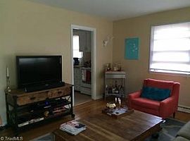 310 Lynbrook Dr, Greensboro, Nc 27405 2 Beds 1 Bath 1,292 Sqft in Greensboro, NC (Photo 10 of 12)