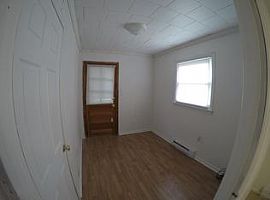 4306 Parker St, Greensboro, Nc 27405 2 Beds 1 Bath 600 Sqft in Greensboro, NC (Photo 4 of 12)
