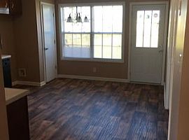  320 Pioneer Dr, Oak Grove, Ky 42262 3 Beds 2 Baths 1,140 Sqft in Oak Grove, KY (Photo 3 of 4)