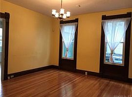 40 Sea St, New Haven, Ct 06519 in New Haven, CT (Photo 3 of 8)