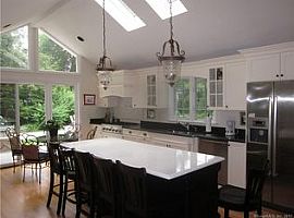 11 Cloverly Cir, Norwalk, Ct 06855 in Norwalk, CT (Photo 7 of 12)