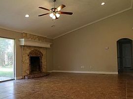 211 La Fonda Dr Houston, Tx 77060 (747) 444-3766 in Houston, TX (Photo 3 of 5)