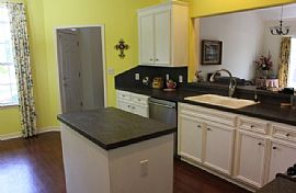 Beautiful 4 Bedroom. 3 Full Baths in Shreveport, LA (Photo 2 of 5)