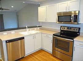  16306 Circlegreen Dr, Charlotte, Nc 28273 4 Beds 2 Baths 1,600 in Charlotte, NC (Photo 3 of 4)