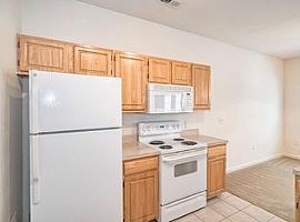  5316 Villas Ct, Winston Salem, Nc 27103 2 Beds 2 Baths 1,277 S in Winston Salem, NC (Photo 3 of 4)