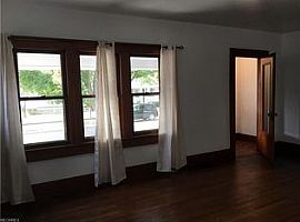 1051 Berwin St, Akron, Oh in Akron, OH (Photo 2 of 6)