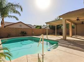 16945 W Bridlington Ct, Surprise, Az 85374 in Surprise, AZ (Photo 4 of 6)