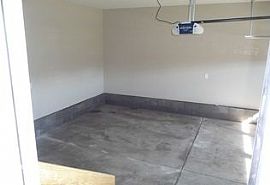 10905 Vantage View Ct, Lo Rent 750 Deposit 750 Total 1500 in Louisville, KY (Photo 4 of 7)