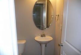 10905 Vantage View Ct, Lo Rent 750 Deposit 750 Total 1500 in Louisville, KY (Photo 6 of 7)