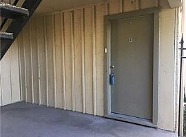 5826 Sandhurst Ln Apt B, Dallas, Tx 75206 2 Beds 2 Baths 997 Sq in Dallas, TX (Photo 5 of 7)