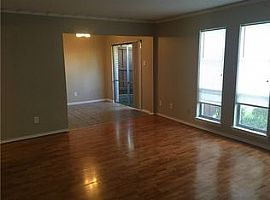 5826 Sandhurst Ln Apt B, Dallas, Tx 75206 2 Beds 2 Baths 997 Sq in Dallas, TX (Photo 6 of 7)