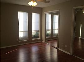5826 Sandhurst Ln Apt B, Dallas, Tx 75206 2 Beds 2 Baths 997 Sq in Dallas, TX (Photo 7 of 7)