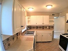 10747 Sandalwood Dr, Dallas, Tx 75228 3 Beds 2 Baths 1,077 Sqft in Dallas, TX (Photo 3 of 12)