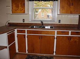 16801 Collingham Dr, Detroit, Mi 48205 2 Beds 1.5 Baths 910 Sqf in Detroit, MI (Photo 2 of 12)