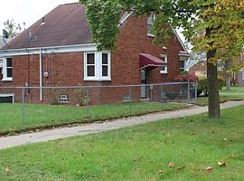 16801 Collingham Dr, Detroit, Mi 48205 2 Beds 1.5 Baths 910 Sqf in Detroit, MI (Photo 6 of 12)