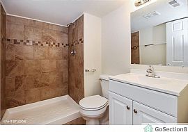 4 Beds 2 Baths in South Holland, IL (Photo 3 of 6)