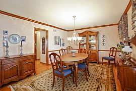 4 Beds 2.5 Baths in Geneva, IL (Photo 10 of 12)