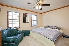 4 Beds 2.5 Baths in Geneva, IL (Photo 2 of 12)