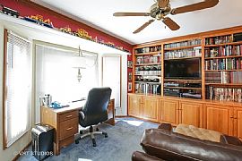 4 Beds 2.5 Baths in Geneva, IL (Photo 5 of 12)