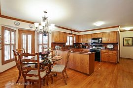 4 Beds 2.5 Baths in Geneva, IL (Photo 6 of 12)