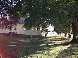 40 Macalva Dr, Hampton, Va 23669 3 Beds 1 Bath 999 Sqft in Hampton, VA (Photo 8 of 12)