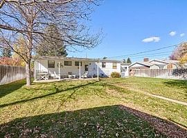 807 Shoshoni St, Cheyenne, Wy 82009 5 Beds 3 Baths 2,124 Sqft in Cheyenne, WY (Photo 12 of 12)