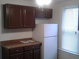  366 E Third St, Lexington, Ky 40508 3 Beds 2 Baths 1,228 Sqft in Lexington, KY (Photo 2 of 4)