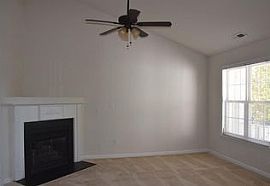 812 Willowedge Ct, Knightdale Rent 650 Deposit 650 Total 1300 in Knightdale, NC (Photo 6 of 7)