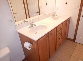 2233 Madero Dr, Belleville, Il 62221 2 Beds 2 Baths 1,500 Sqft in Belleville, IL (Photo 12 of 12)