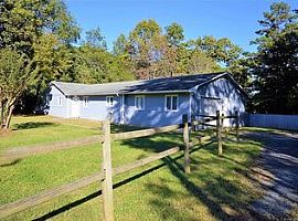 8029 Steele Creek Rd, Charlotte Rent 600 Deposit 600 Total 1200 in Charlotte, NC