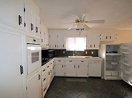 8029 Steele Creek Rd, Charlotte Rent 600 Deposit 600 Total 1200 in Charlotte, NC (Photo 6 of 8)