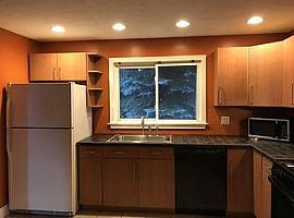 22 Harlow St, Saugus, Ma 01906 2 Beds 1.5 Baths 884 Sqft in Saugus, MA (Photo 3 of 10)