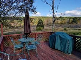 299 State Rd, Great Barrington, Ma 01230 2 Beds 1 Bath 720 Sqft in Great Barrington, MA (Photo 9 of 10)