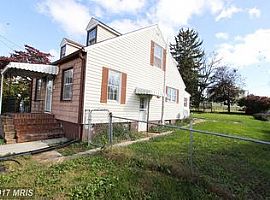 106 N Fairfax Blvd, Ranson, Wv 25438 3 Beds 1.5 Baths 800 Sqft in Ranson, WV (Photo 5 of 10)