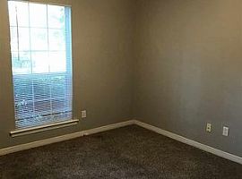 108 Cherry Cir, Daphne, Al 36526 in Daphne, AL (Photo 3 of 8)