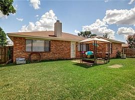 2670 Fairmont Dr, Grand Prairie, Tx 75052 3 Beds 2 Baths 1,856  in Grand Prairie, TX (Photo 7 of 12)