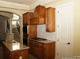 206 Alicante Rd, San Antonio, Tx 78257 5 Beds 4.5 Baths 3,308 S in San Antonio, TX (Photo 10 of 12)