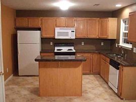  319 Windsong Dr, Greenville, Sc 29615 3 Beds 2.5 Baths 1,600 S in Greenville, SC (Photo 2 of 4)