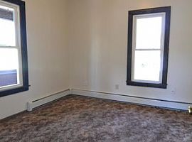 522 S Desplaines St, Joliet, Il in Joliet, IL (Photo 3 of 6)