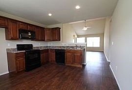 269 Glory Ln, Bethel Heights, Ar 72764 4 Beds 2 Baths 1,640 Sqf in Bethel Heights, AR (Photo 4 of 8)