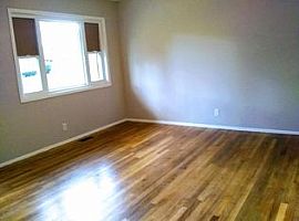 9803 Thor Ave, Louisville, Ky 40229 3 Beds 1 Bath 999 Sqft in Louisville, KY (Photo 3 of 8)