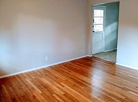 9803 Thor Ave, Louisville, Ky 40229 3 Beds 1 Bath 999 Sqft in Louisville, KY (Photo 4 of 8)